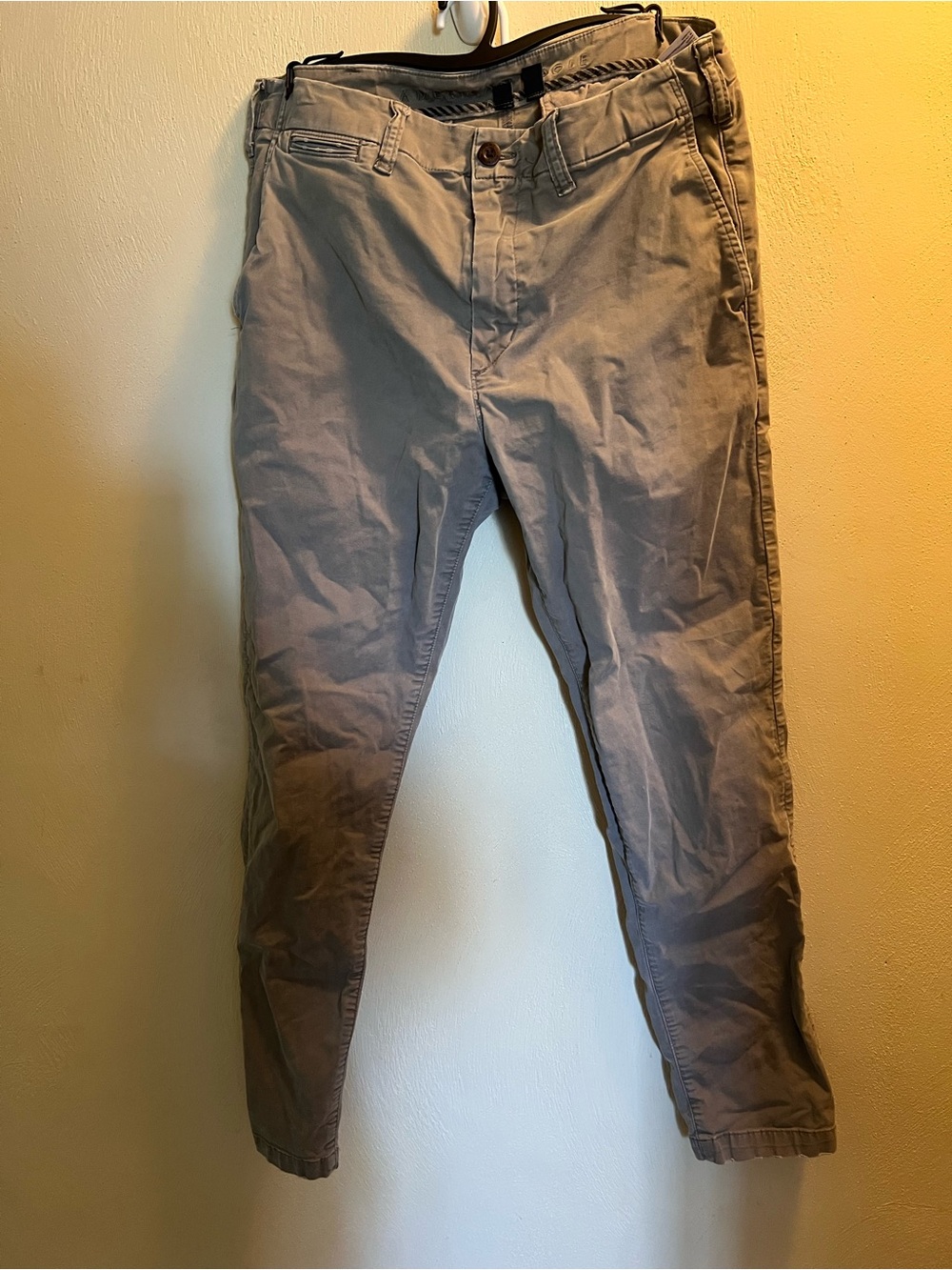 American Eagle Outfitters Men's Distressed Taupe/Beige Chino Pants